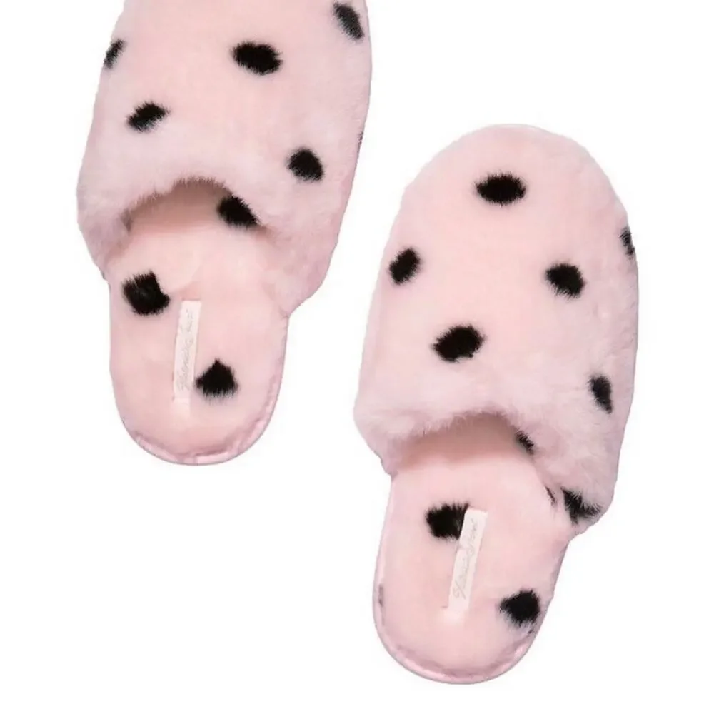 NWT - Victoria's Secret Cozy Plush Pink Blanket and Slippers in Size S a…